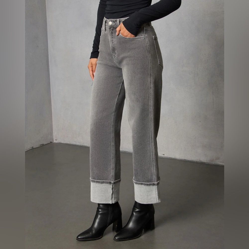 NWT Vici Washed Gray Straight-Leg High-Rise Jeans